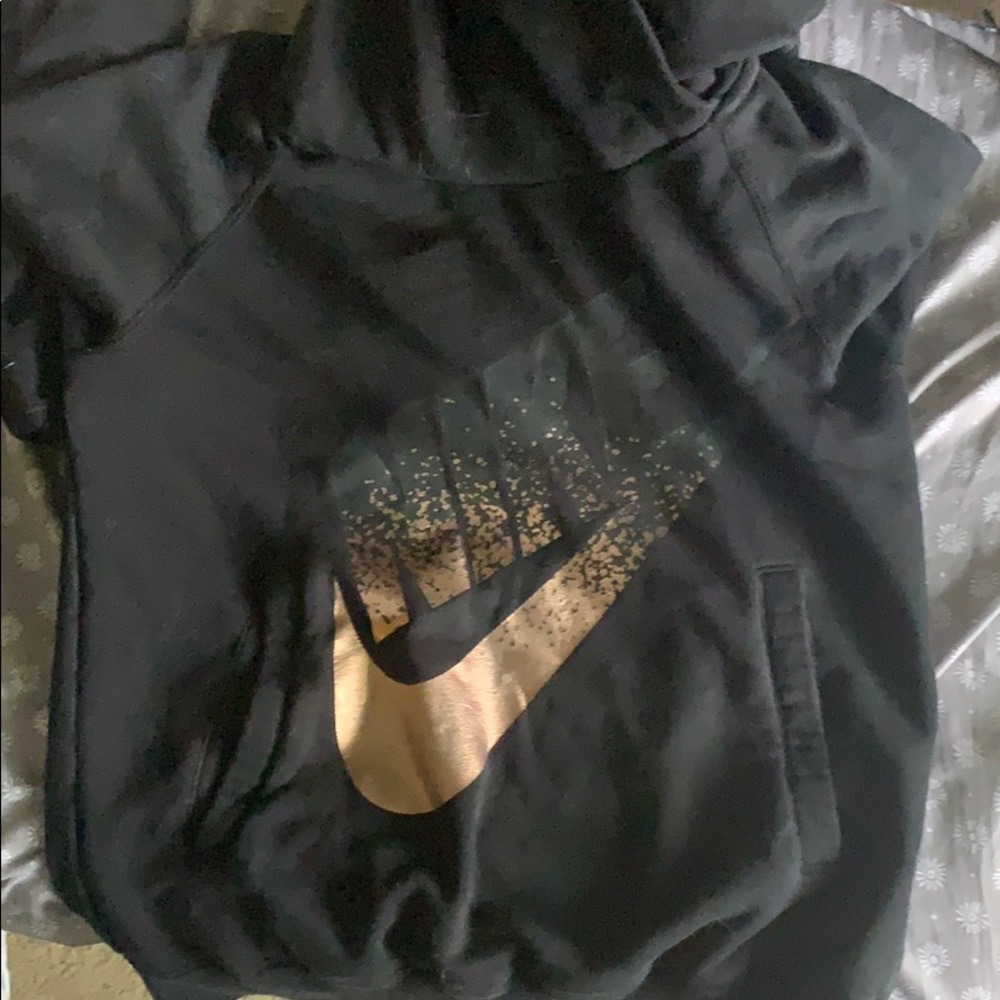 Used Women’s Nike Hoodie